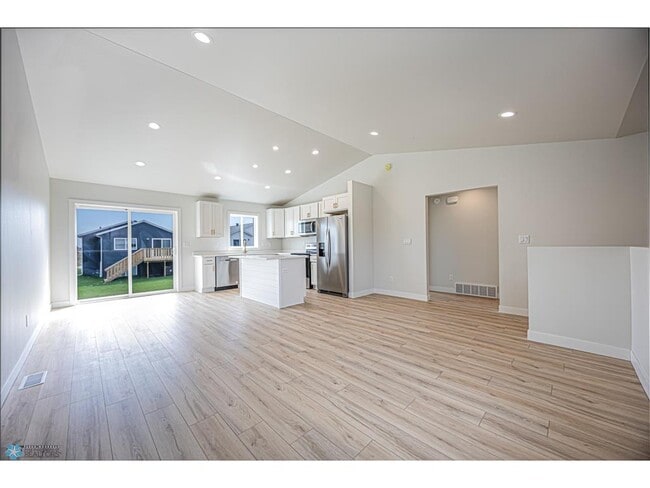 6747 66th Ave S in Horace, ND - Building Photo - Building Photo