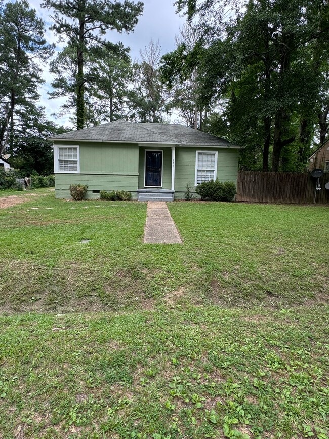 property at 750 Woodbury Rd