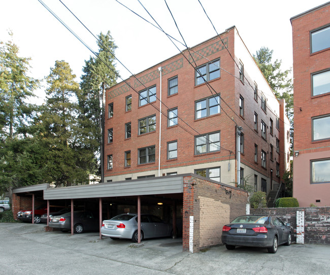 Amarose Apartments in Seattle, WA - Foto de edificio - Building Photo