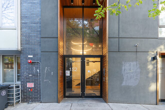 Manhattan Ave Apartments in Brooklyn, NY - Foto de edificio - Building Photo