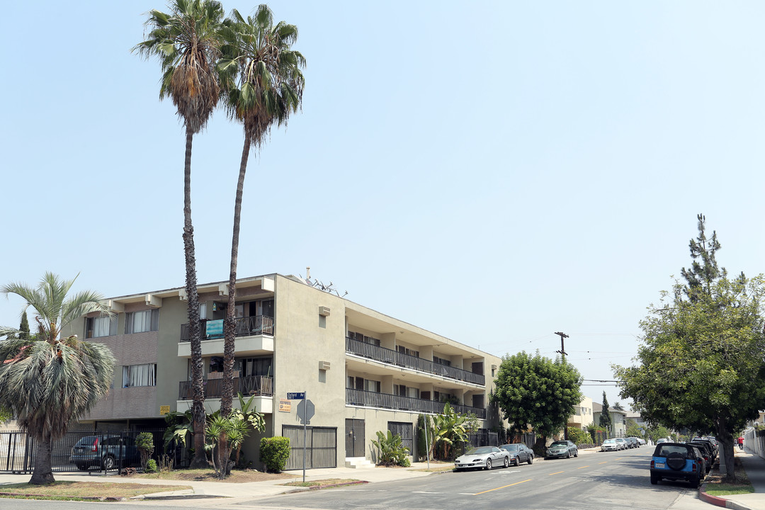 4171 W 4th St in Los Angeles, CA - Building Photo