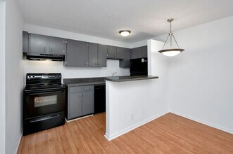 Glen Iris Arms in Birmingham, AL - Building Photo - Building Photo