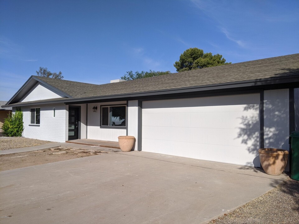 1335 N 24th St in Mesa, AZ - Building Photo