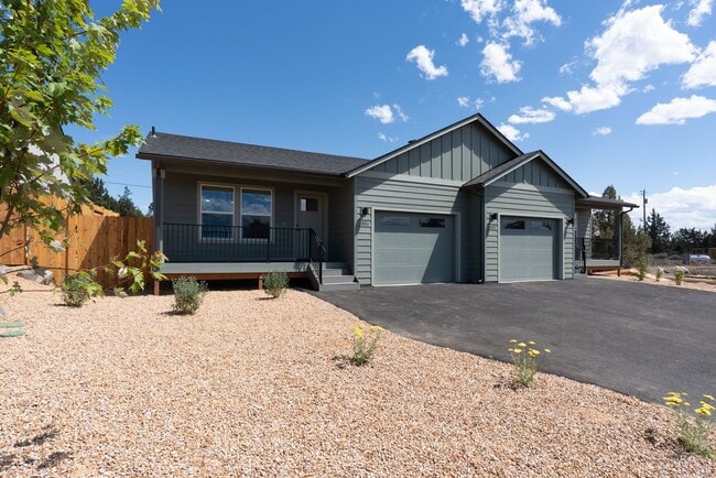 3088-3088 SW 46th St in Redmond, OR - Building Photo - Building Photo