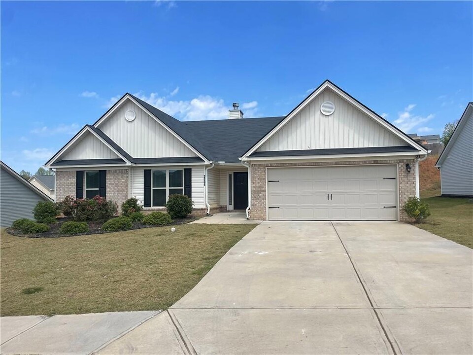 1094 River Mist Cir in Jefferson, GA - Foto de edificio