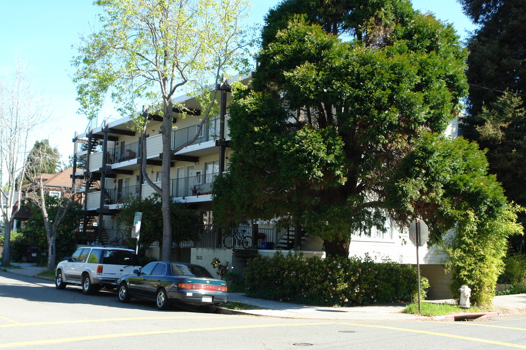 2245 Mckinley Ave in Berkeley, CA - Building Photo