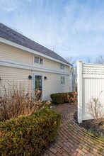 774 Middle Street in Portsmouth, NH - Foto de edificio - Building Photo
