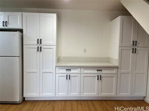 432 Mananai Pl in Honolulu, HI - Building Photo - Building Photo