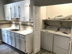 24 Mission St in Montclair, NJ - Building Photo - Building Photo