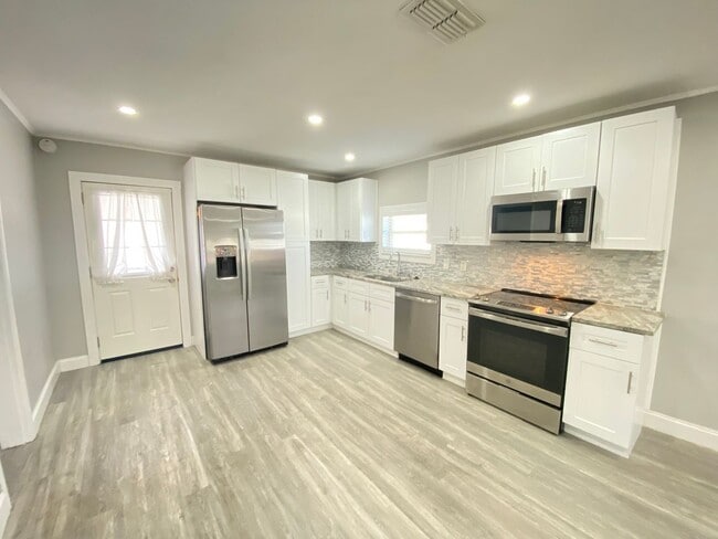 241 E Church Ave in Longwood, FL - Building Photo - Building Photo