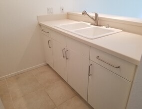 3602 W Estates Ln, Unit 312 in Rolling Hills Estates, CA - Foto de edificio - Building Photo