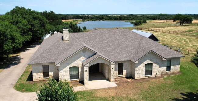 8016 Lights Ranch Rd in Pilot Point, TX - Building Photo - Building Photo