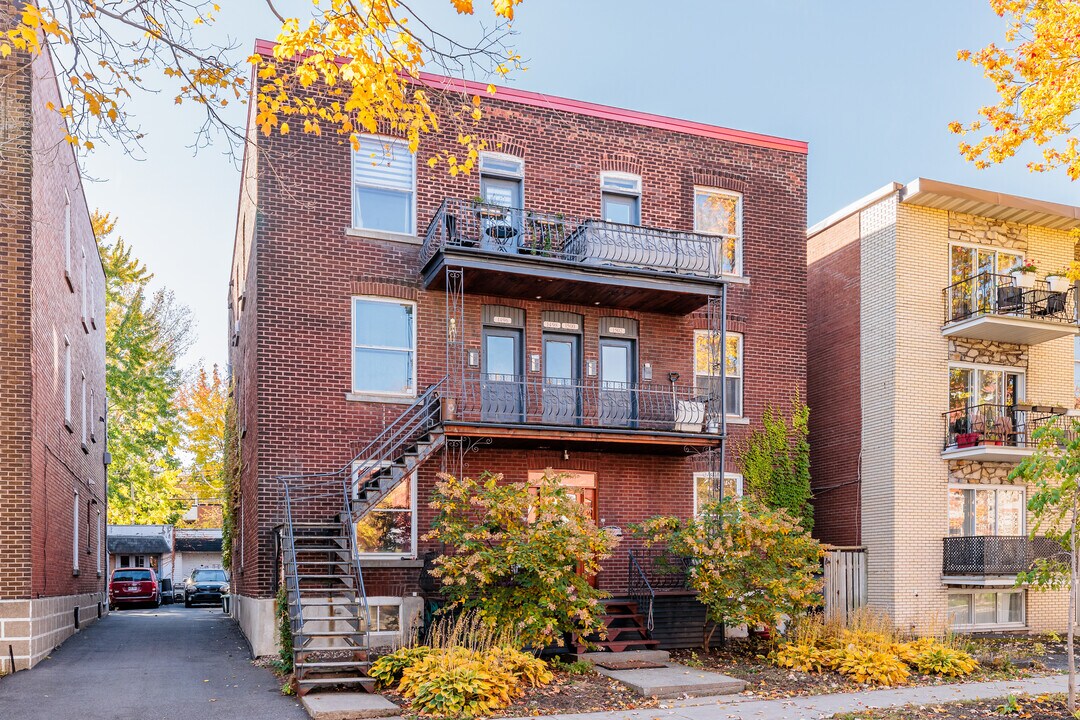 1496 Galt Rue in Montréal, QC - Building Photo