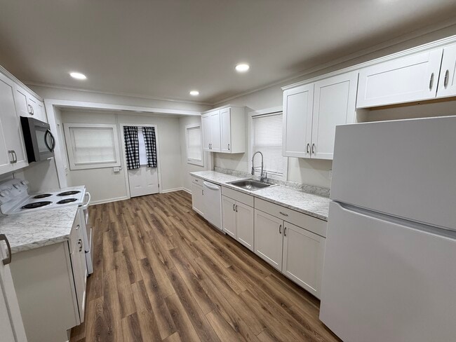 110 Small St in Westminster, SC - Building Photo - Building Photo