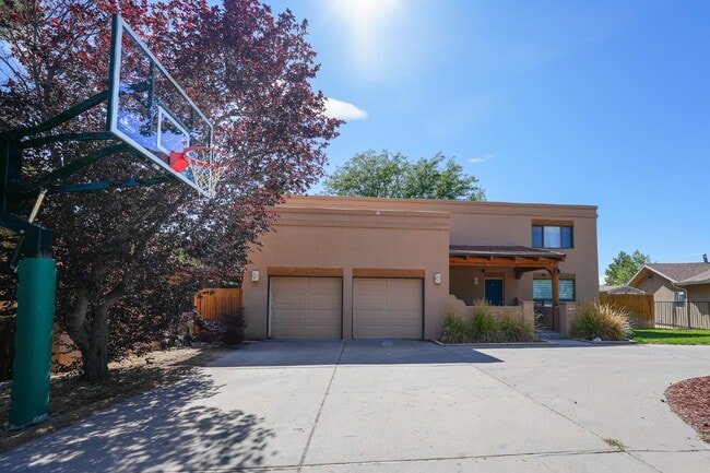 2115 Tesoro Pl in Farmington, NM - Building Photo - Building Photo