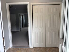 702 W Main St, Unit Apartment 3 in Jonesborough, TN - Building Photo - Building Photo