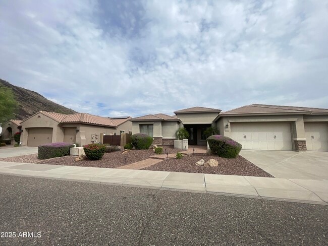 5518 W Yearling Rd in Phoenix, AZ - Building Photo - Building Photo