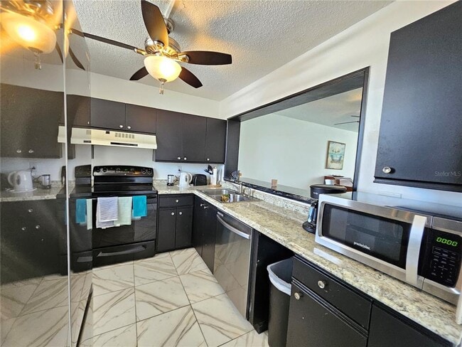 7425 Bay Island Dr S in South Pasadena, FL - Building Photo - Building Photo