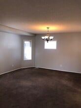 10008-10114 114 St NW in Edmonton, AB - Building Photo - Building Photo