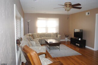 110 N Gladstone Ave in Margate City, NJ - Building Photo - Building Photo