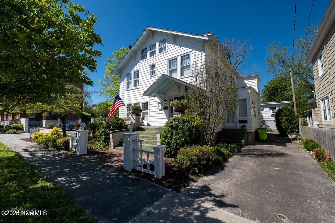411 George St in New Bern, NC - Foto de edificio