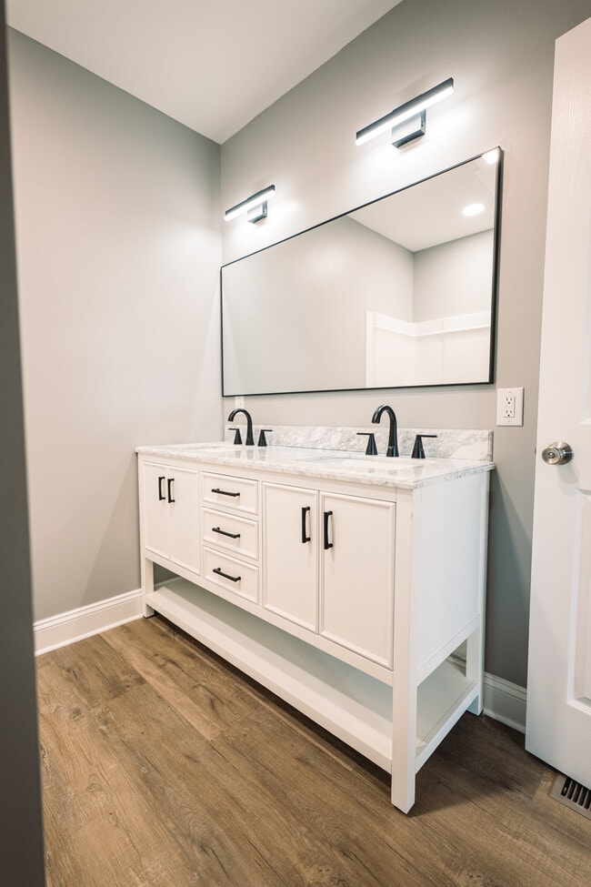 723 Highland Ave SE in Hickory, NC - Building Photo - Building Photo