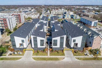 2200 Bennett Ave in Dallas, TX - Building Photo - Building Photo