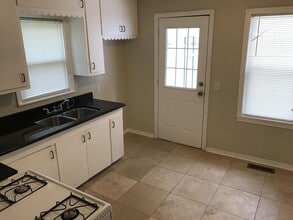 1221 N Louisa Ave in Shawnee, OK - Building Photo - Building Photo