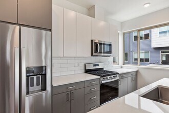 32742 Hemlock Ave SE in Black Diamond, WA - Building Photo - Building Photo