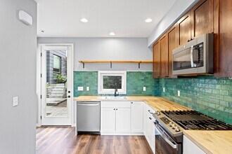 10706 Greenwood Ave N in Seattle, WA - Building Photo - Building Photo