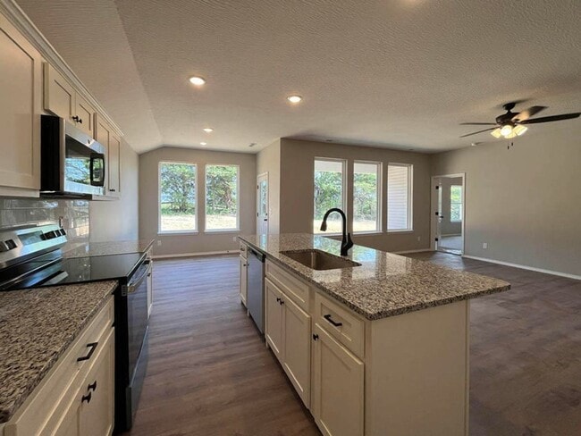 722 Swiss Rd in Marshfield, MO - Building Photo - Building Photo