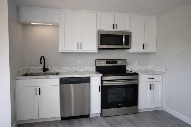 2075-2079 Fisher St SW