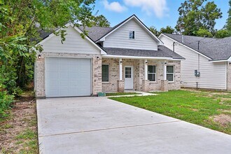6105 Woodrow St in Texas City, TX - Building Photo - Building Photo