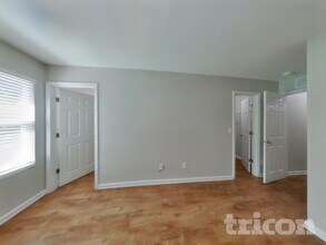 4480 Glendas Meadow Dr, Unit AUCMJH in Jacksonville, FL - Foto de edificio - Building Photo