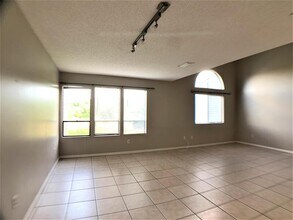 9530 Darien Ave in Orlando, FL - Building Photo - Building Photo