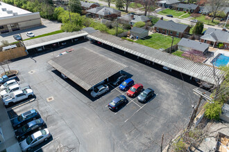 Continental Towers in Lexington, KY - Building Photo - Building Photo