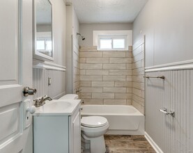 202 Meredith St in Pittsburgh, PA - Building Photo - Building Photo