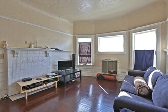 1824 S Highland Ave in Los Angeles, CA - Building Photo - Other