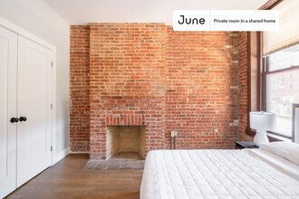 Room in Shared 4 bed/2 bath home in New York, NY - Building Photo - Building Photo