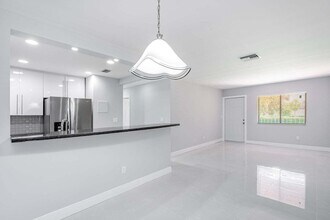 6063 10th Ave N, Unit 248 in Greenacres, FL - Building Photo - Building Photo