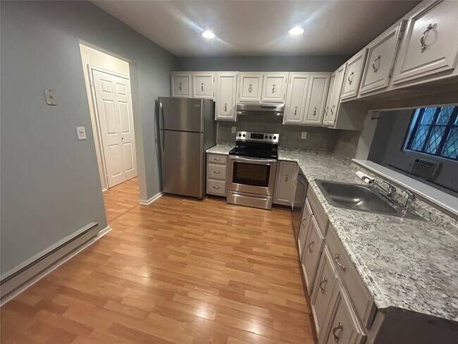 361 Sierra Vista Ln in Valley Cottage, NY - Building Photo - Building Photo