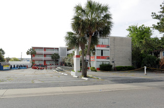 Palms Court in Myrtle Beach, SC - Building Photo - Building Photo