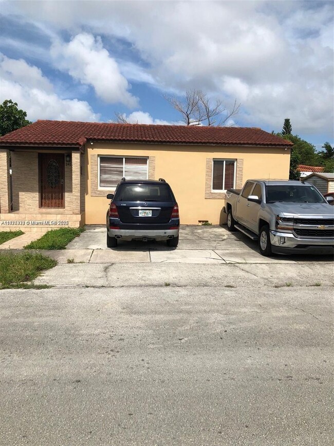 141 SW 33rd Ave in Miami, FL - Building Photo - Building Photo