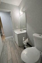 8851 NW 119th St in Hialeah Gardens, FL - Building Photo - Building Photo