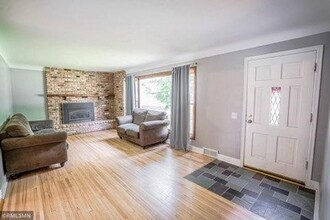 1434 County Road E W in St. Paul, MN - Building Photo - Building Photo