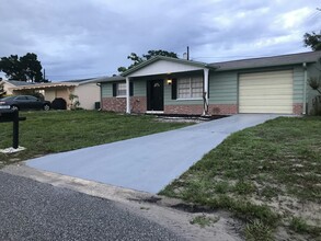 3606 Sheryl Hill Dr in Holiday, FL - Building Photo - Building Photo