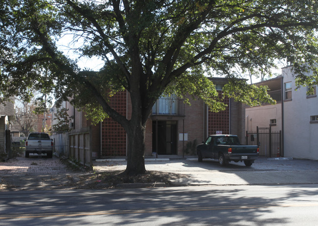 1522 Yale St in Houston, TX - Foto de edificio - Building Photo