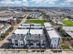 829 Live Oak St in Houston, TX - Building Photo - Building Photo