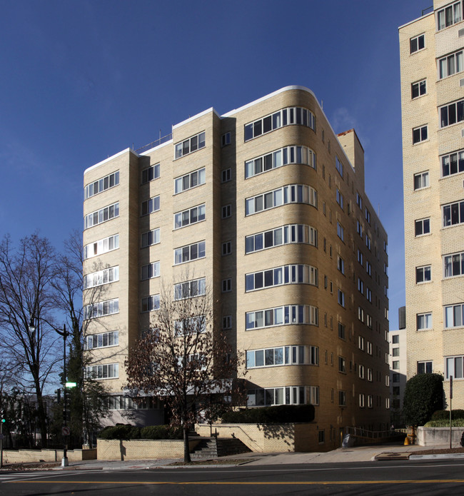 Highview Towers in Washington, DC - Building Photo - Building Photo