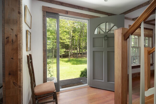 109 Cobble Rd in Salisbury, CT - Building Photo - Building Photo